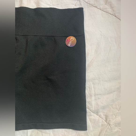 VS Seamless Shorts - Picture 2 of 6